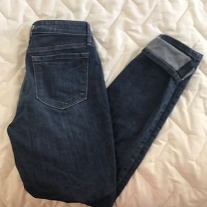 Loft outlet size 2. Skinny curvy. Never been worn